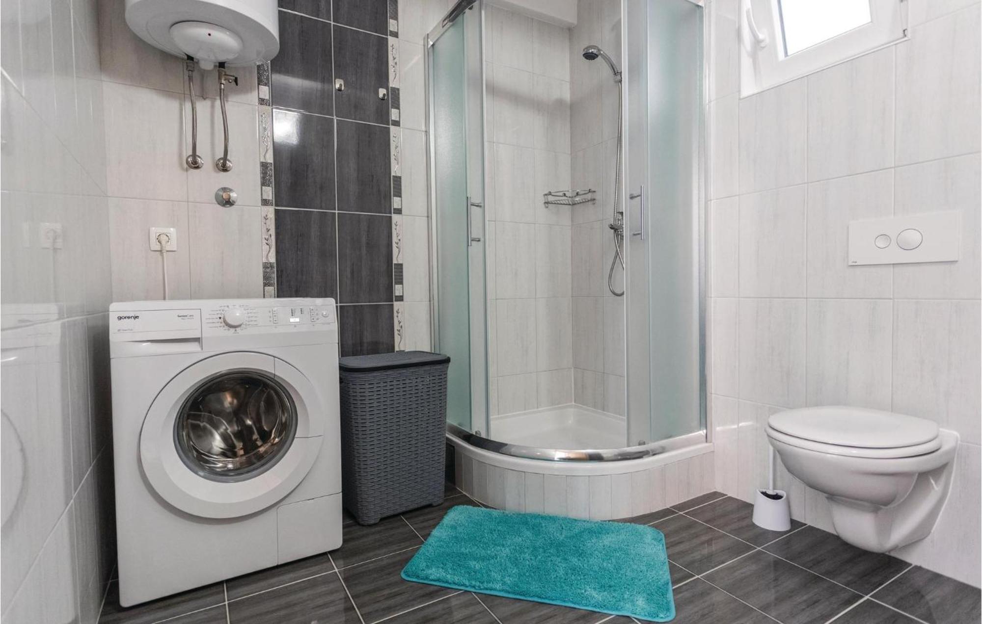 1 Bedroom Lovely Apartment In Komarna كليك المظهر الخارجي الصورة