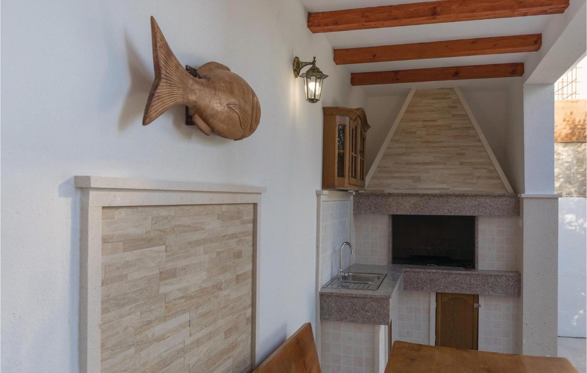 1 Bedroom Lovely Apartment In Komarna كليك المظهر الخارجي الصورة